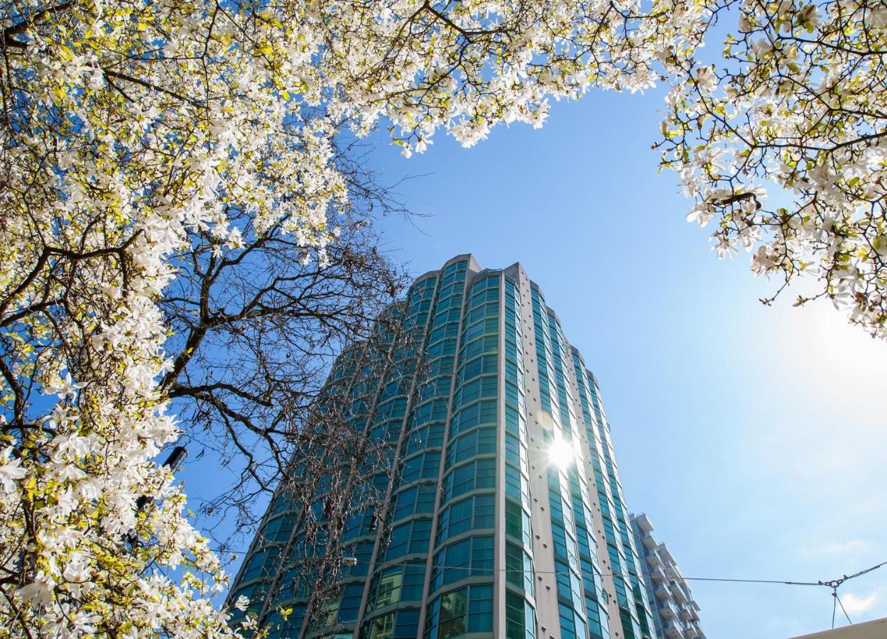 Rosedale On Robson Suite Hotel Vancouver Exterior foto